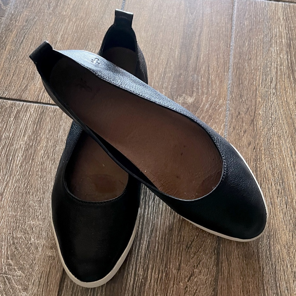 Frye soft black leather flats
